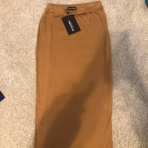 Pretty little thing Basic mid skirt